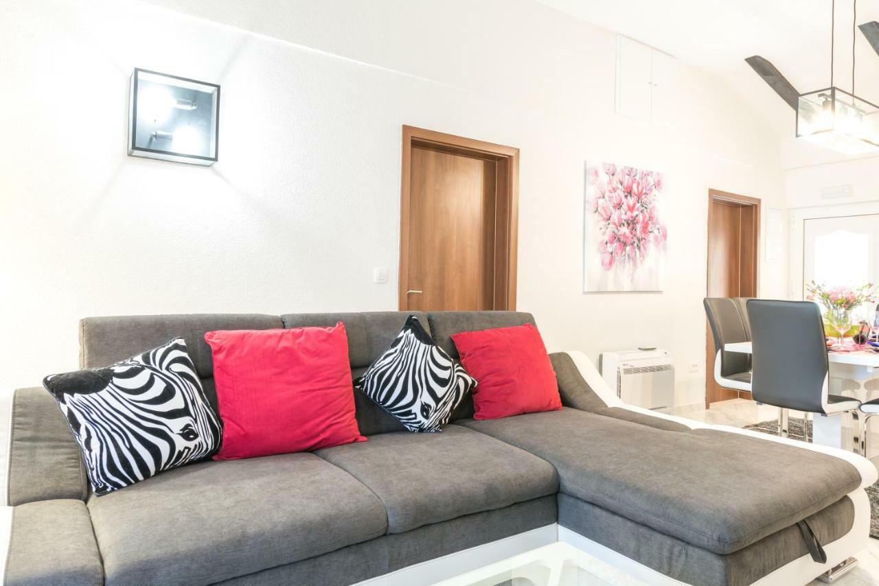 Tranquility And Nature In 4 Bedroom With Sea View Mokošica Eksteriør billede